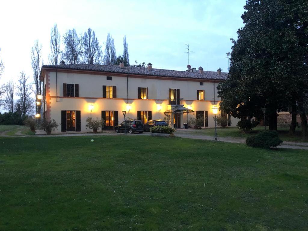 Villa Dom Piacenza Eksteriør bilde